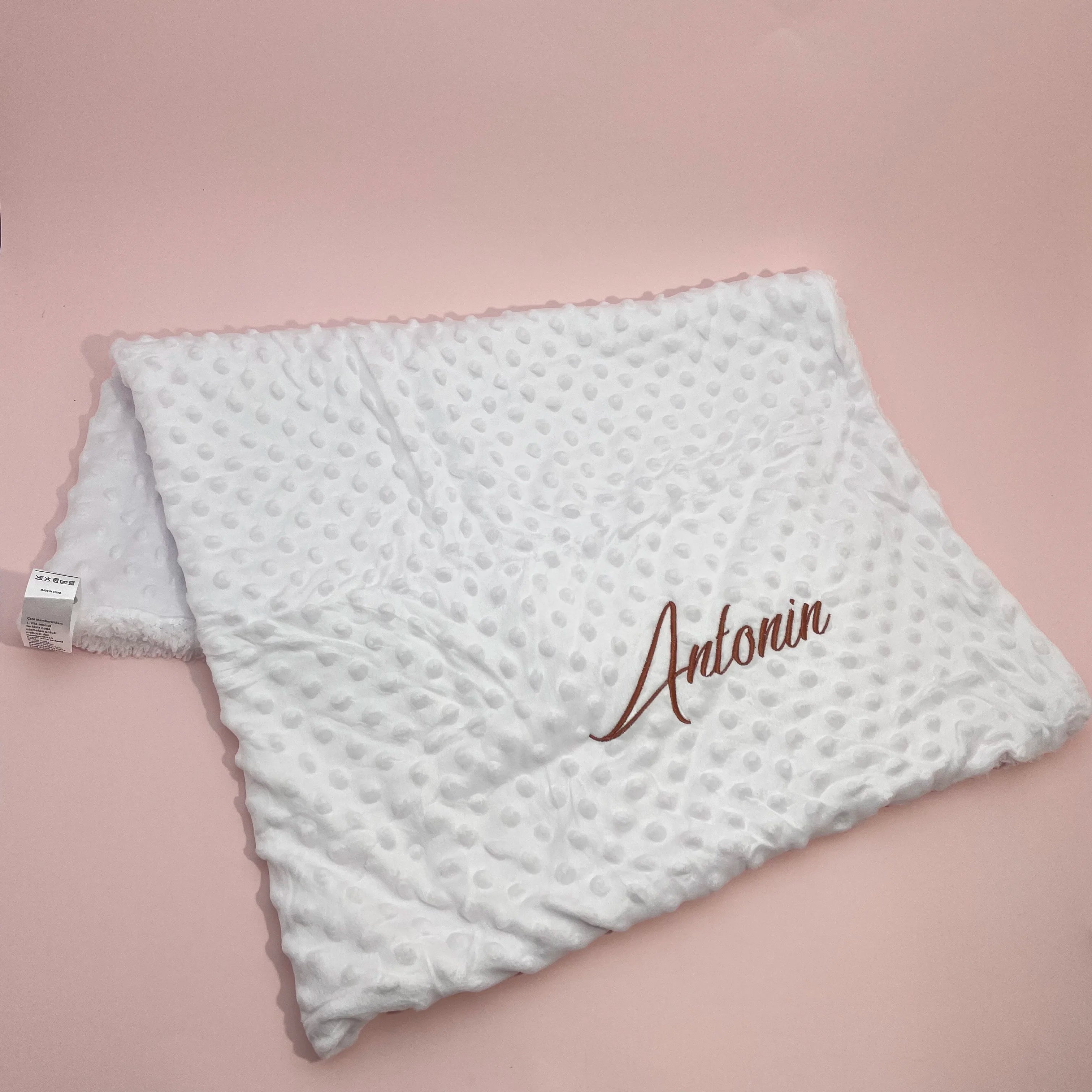 שמיכת תינוק עם שם בהתאמה אישית - Personalized Name Blanket