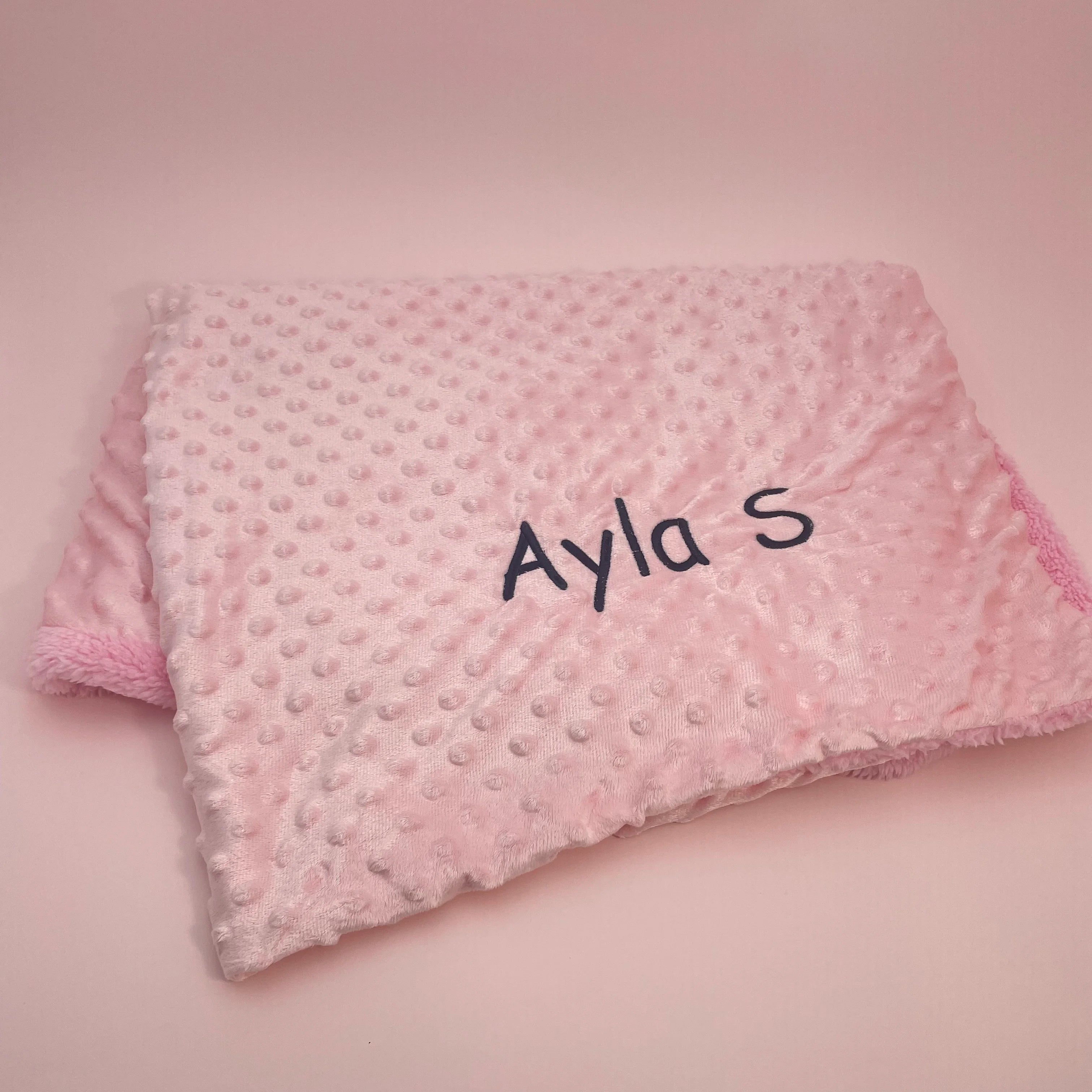 שמיכת תינוק עם שם בהתאמה אישית - Personalized Name Blanket